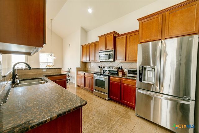 236 Bauxite Drive, Jarrell, TX 76537