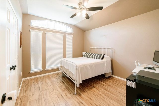 236 Bauxite Drive, Jarrell, TX 76537