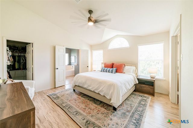 236 Bauxite Drive, Jarrell, TX 76537