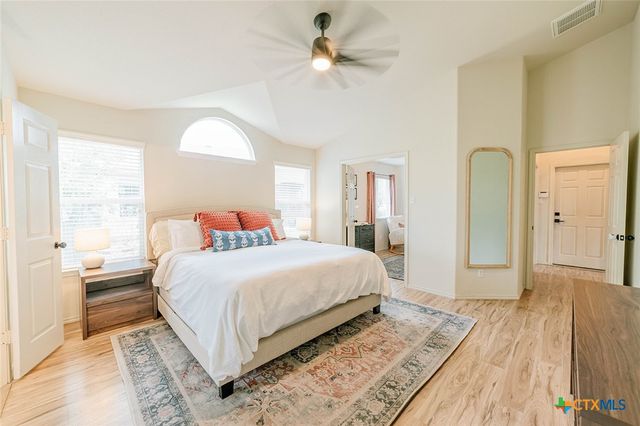 236 Bauxite Drive, Jarrell, TX 76537