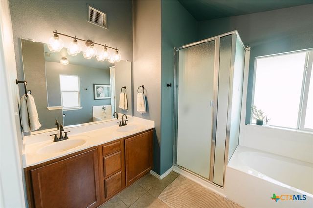 236 Bauxite Drive, Jarrell, TX 76537