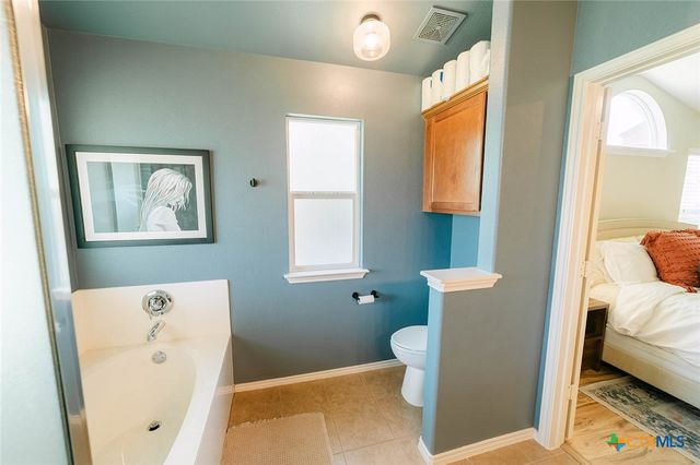 236 Bauxite Drive, Jarrell, TX 76537