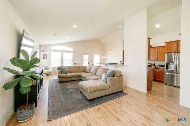 236 Bauxite Drive, Jarrell, TX 76537