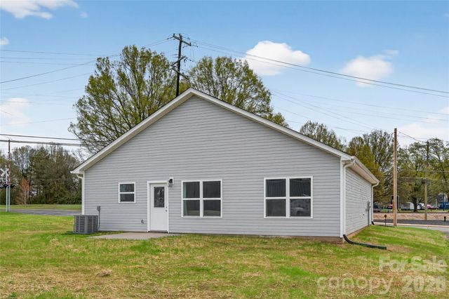 344 Kelly Avenue, Mooresville, NC 28115