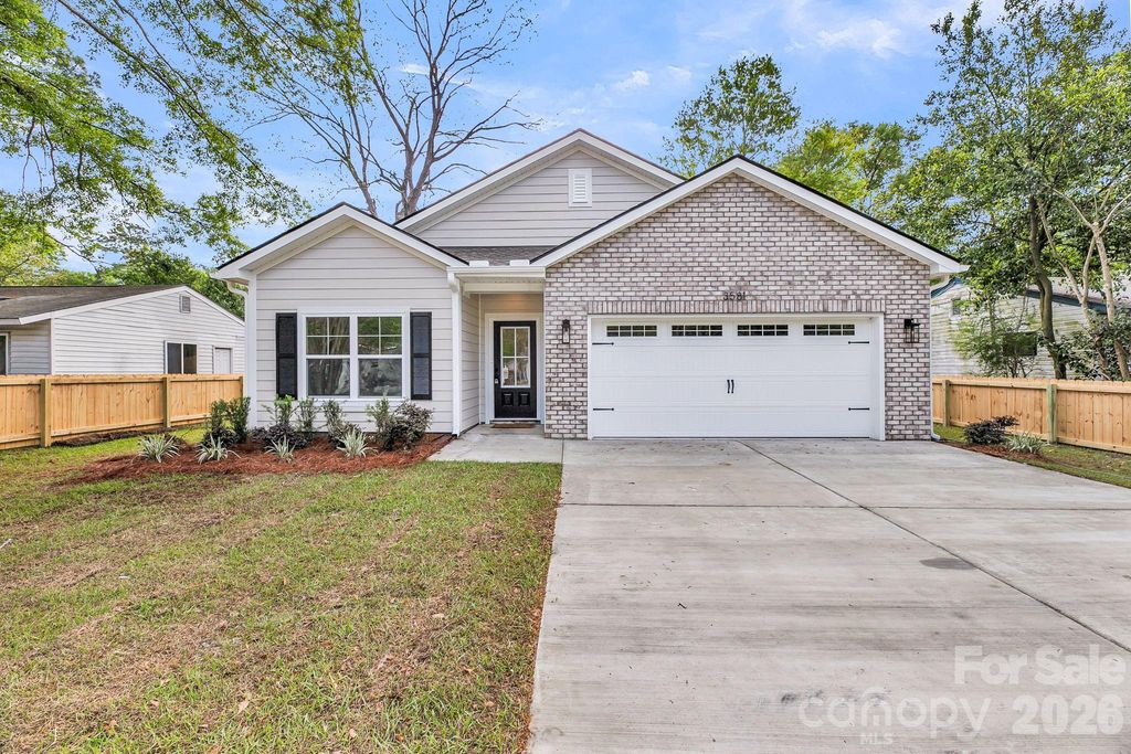 344 Kelly Avenue, Mooresville, NC 28115