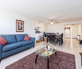 6135 NW 186th St 205, Hialeah, FL 33015