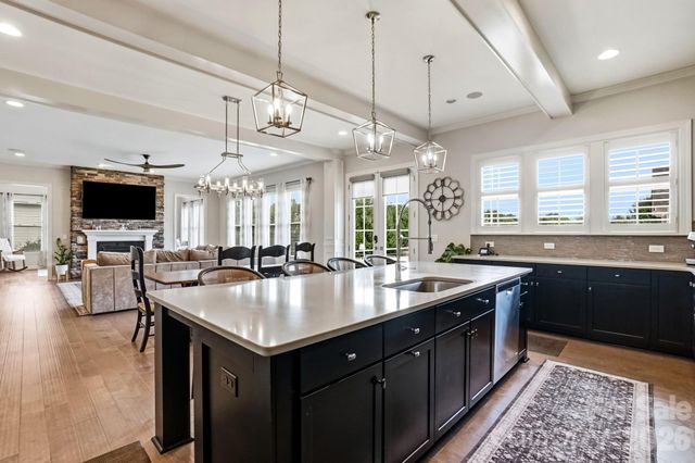 142 Farm Knoll Way, Mooresville, NC 28117