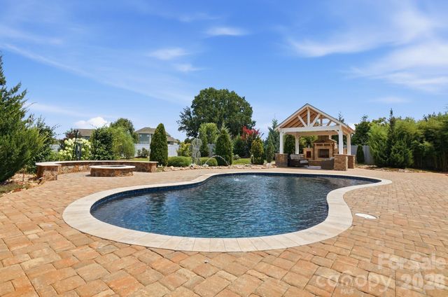 142 Farm Knoll Way, Mooresville, NC 28117