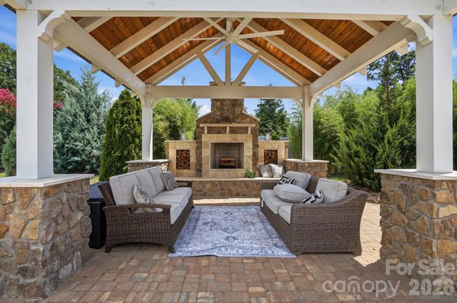 142 Farm Knoll Way, Mooresville, NC 28117