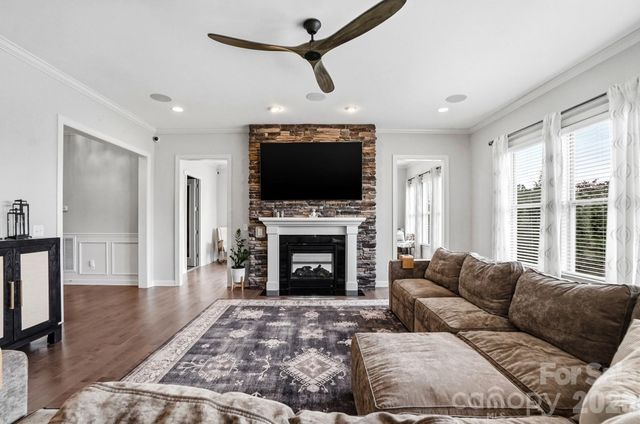 142 Farm Knoll Way, Mooresville, NC 28117