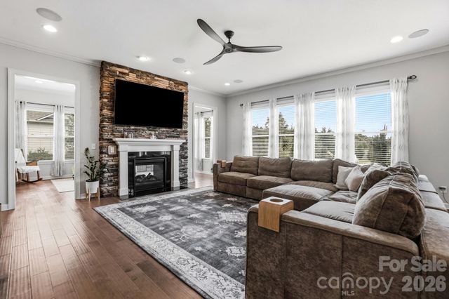 142 Farm Knoll Way, Mooresville, NC 28117