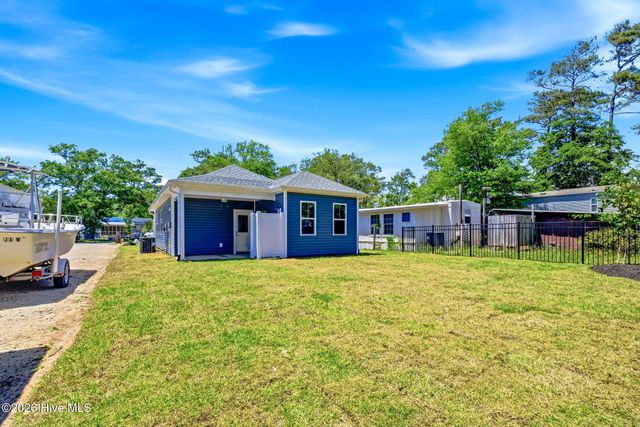 130 NE 75th Street, Oak Island, NC 28465