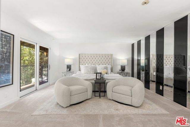 8004 Oceanus Drive, Los Angeles, CA 90046