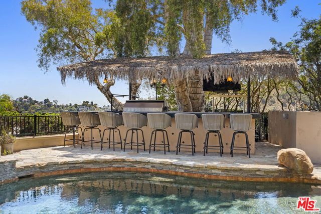 8004 Oceanus Drive, Los Angeles, CA 90046