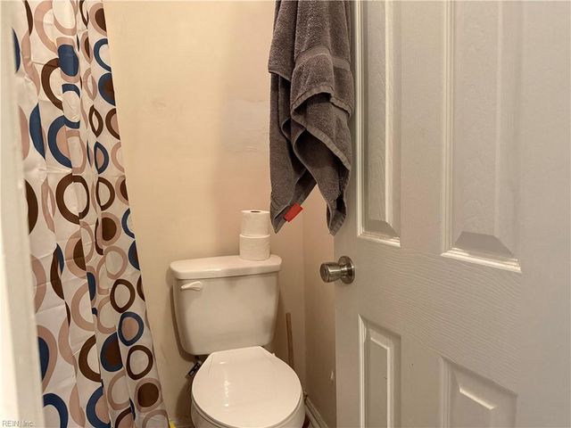 406 Osprey ST, Virginia Beach, VA 23462