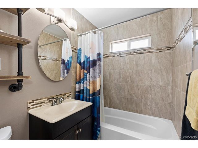 236 Lima St, Aurora, CO 80010