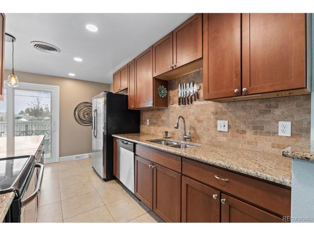 236 Lima St, Aurora, CO 80010