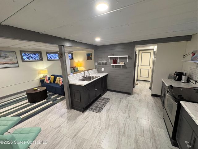 2910 Riverview Drive B, Melbourne, FL 32901