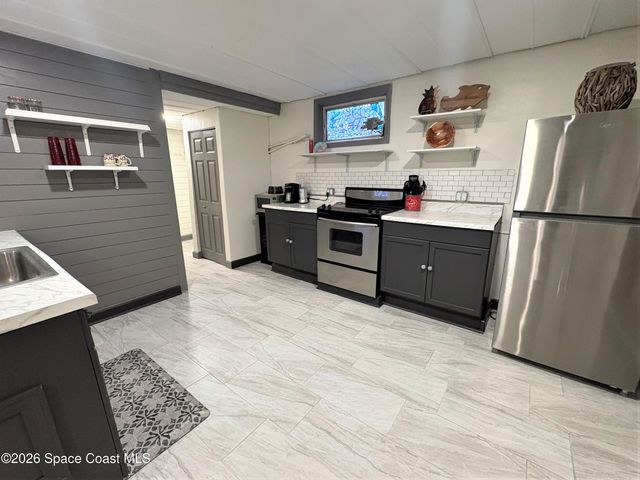 2910 Riverview Drive B, Melbourne, FL 32901
