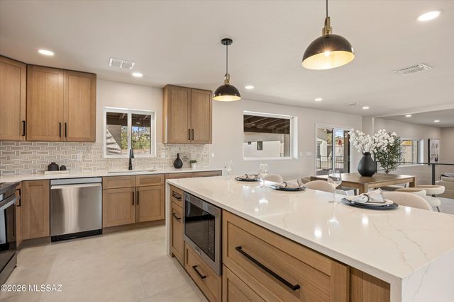 3625 E Calle Alarcon, Tucson, AZ 85716