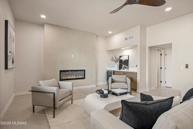 3625 E Calle Alarcon, Tucson, AZ 85716