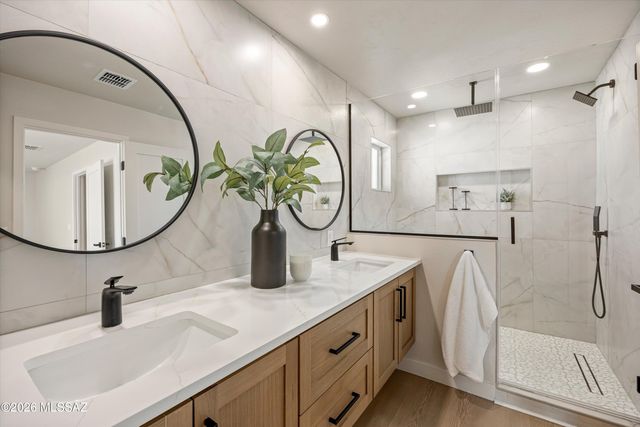 3625 E Calle Alarcon, Tucson, AZ 85716