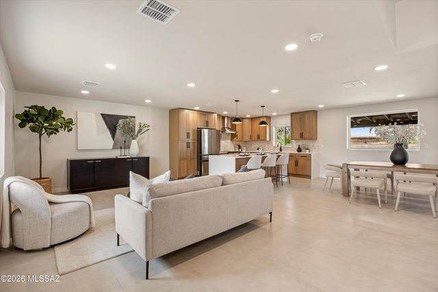 3625 E Calle Alarcon, Tucson, AZ 85716