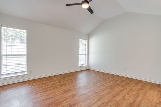 111 Bentley Drive, Joshua, TX 76058