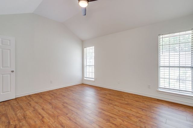 111 Bentley Drive, Joshua, TX 76058