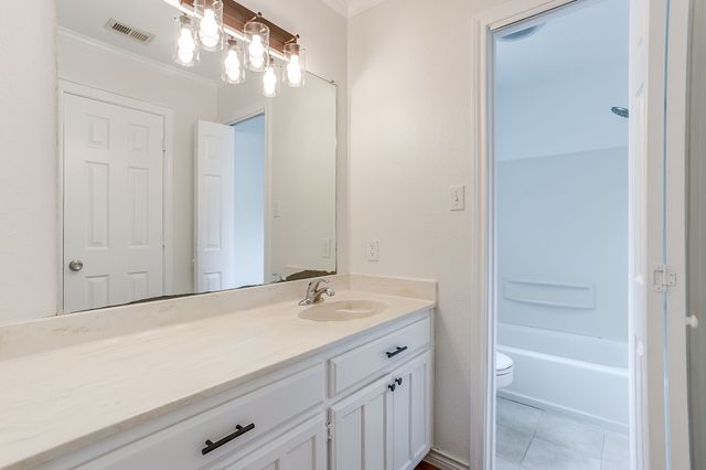 111 Bentley Drive, Joshua, TX 76058