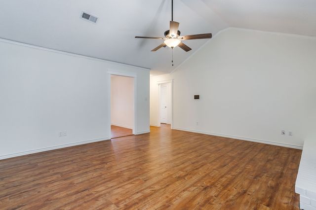 111 Bentley Drive, Joshua, TX 76058