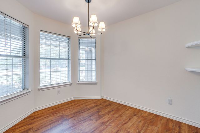 111 Bentley Drive, Joshua, TX 76058