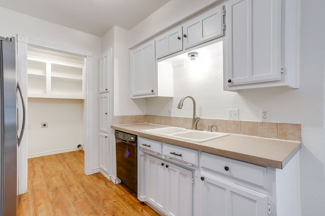 111 Bentley Drive, Joshua, TX 76058
