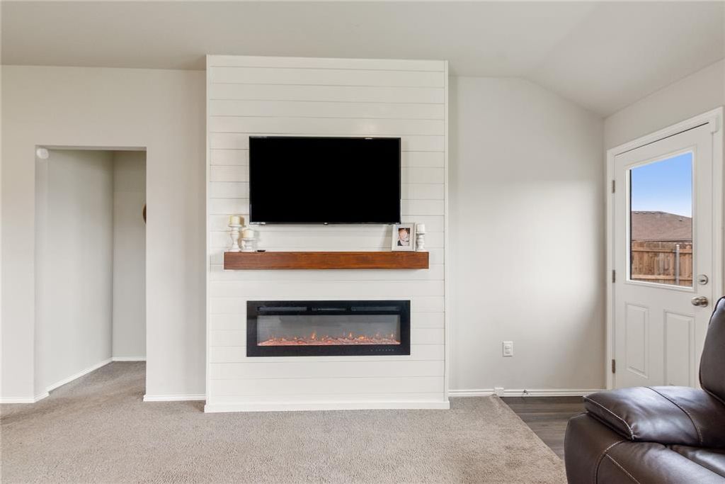 Image 16 of property listing at 9509 NW 118 Street, Yukon, OK 73099