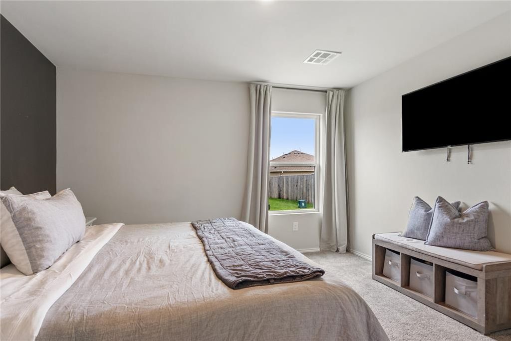 Image 18 of property listing at 9509 NW 118 Street, Yukon, OK 73099