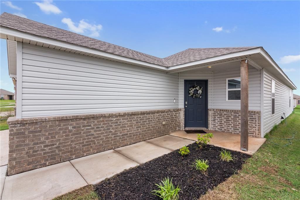 Image 5 of property listing at 9509 NW 118 Street, Yukon, OK 73099