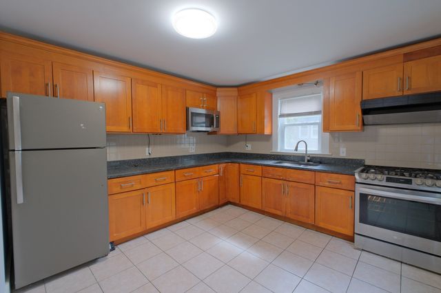 12 Parmenter Pl 2, Quincy, MA 02169