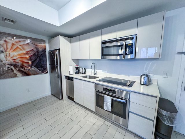 2602 E Hallandale Beach Blvd R805, Hallandale Beach, FL 33009