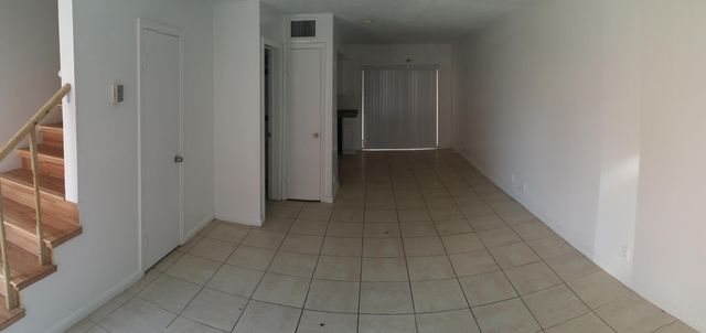 5333 NW 27th Street B3, Lauderhill, FL 33313