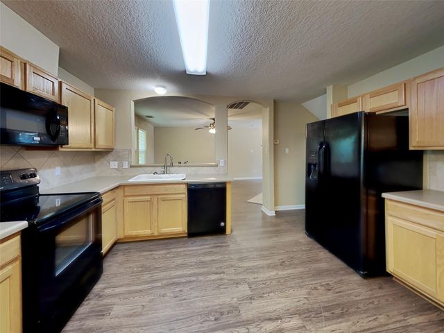 3413 Stratford Drive, Montgomery, TX 77356