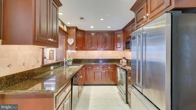 563 PEBBLE HILL RD, Doylestown, PA 18901