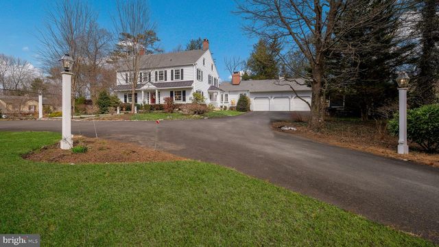 563 PEBBLE HILL RD, Doylestown, PA 18901