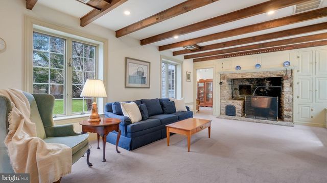 563 PEBBLE HILL RD, Doylestown, PA 18901