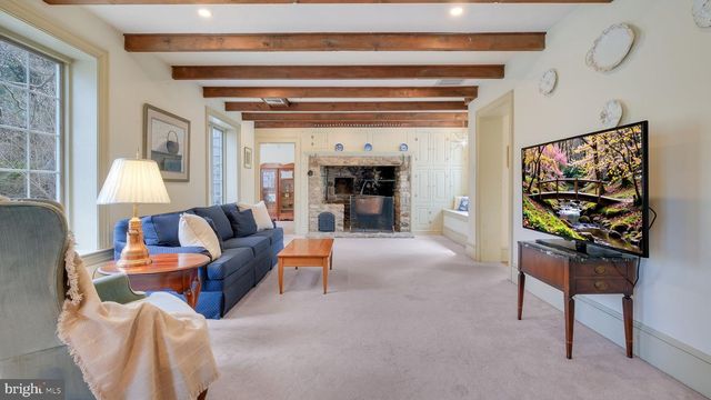 563 PEBBLE HILL RD, Doylestown, PA 18901