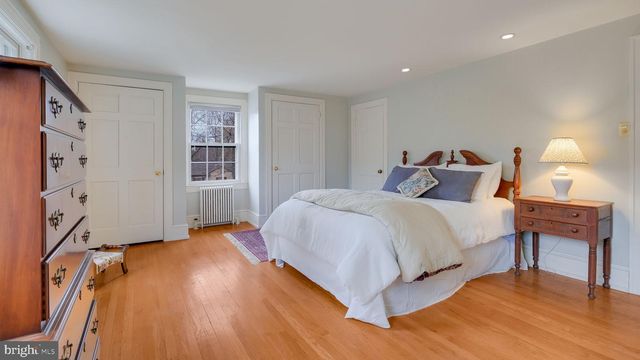 563 PEBBLE HILL RD, Doylestown, PA 18901