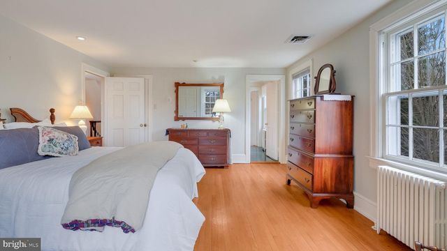 563 PEBBLE HILL RD, Doylestown, PA 18901