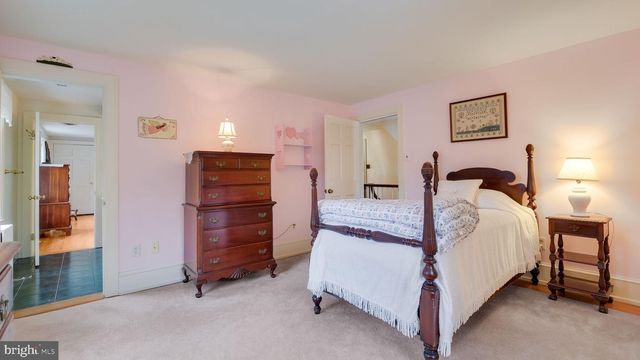 563 PEBBLE HILL RD, Doylestown, PA 18901