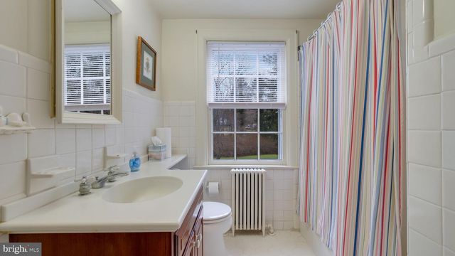 563 PEBBLE HILL RD, Doylestown, PA 18901