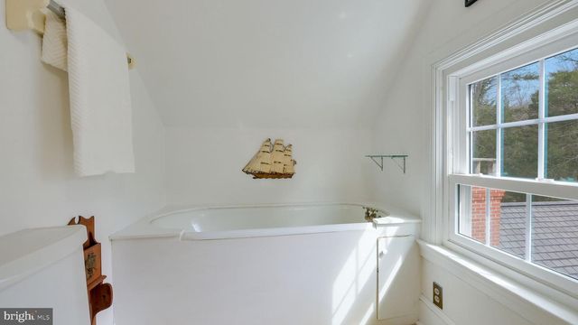 563 PEBBLE HILL RD, Doylestown, PA 18901