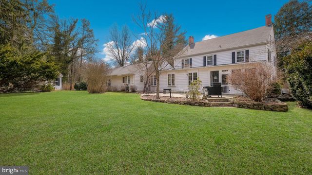 563 PEBBLE HILL RD, Doylestown, PA 18901
